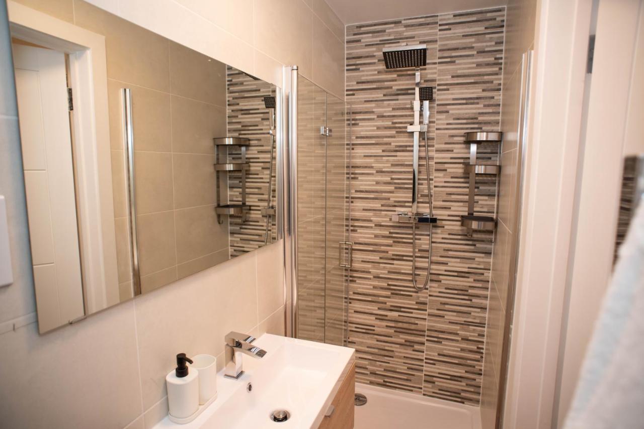Walnut Flats-F4, 2-Bedroom With Ensuite - Parking, Netflix, Wifi - Close To Oxford, Bicester & Blenheim Palace 키들링턴 외부 사진