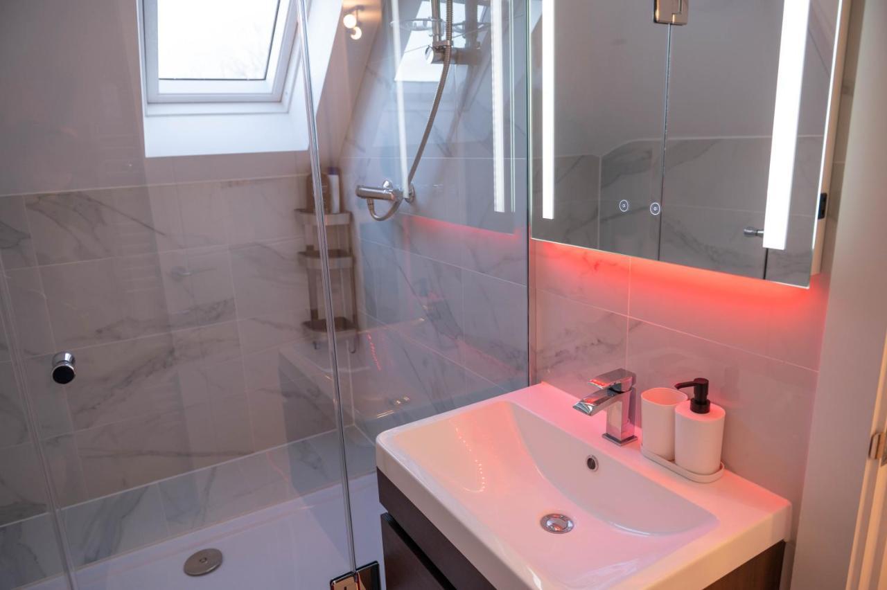 Walnut Flats-F4, 2-Bedroom With Ensuite - Parking, Netflix, Wifi - Close To Oxford, Bicester & Blenheim Palace 키들링턴 외부 사진