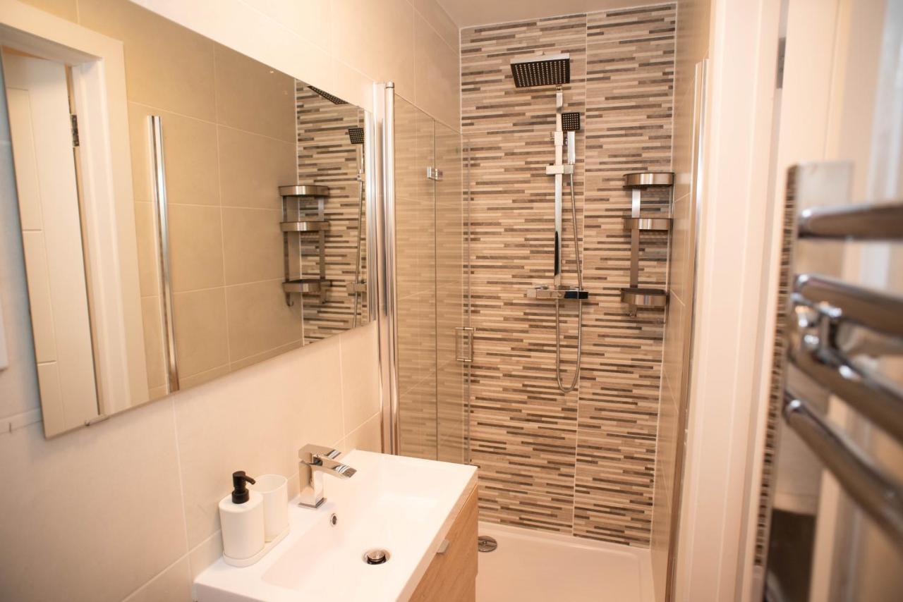 Walnut Flats-F4, 2-Bedroom With Ensuite - Parking, Netflix, Wifi - Close To Oxford, Bicester & Blenheim Palace 키들링턴 외부 사진