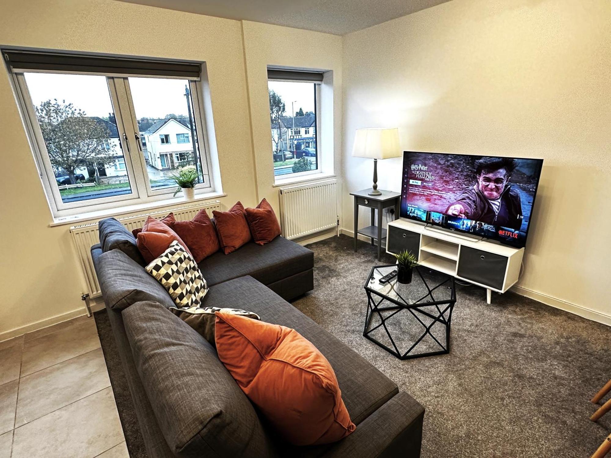 Walnut Flats-F4, 2-Bedroom With Ensuite - Parking, Netflix, Wifi - Close To Oxford, Bicester & Blenheim Palace 키들링턴 외부 사진